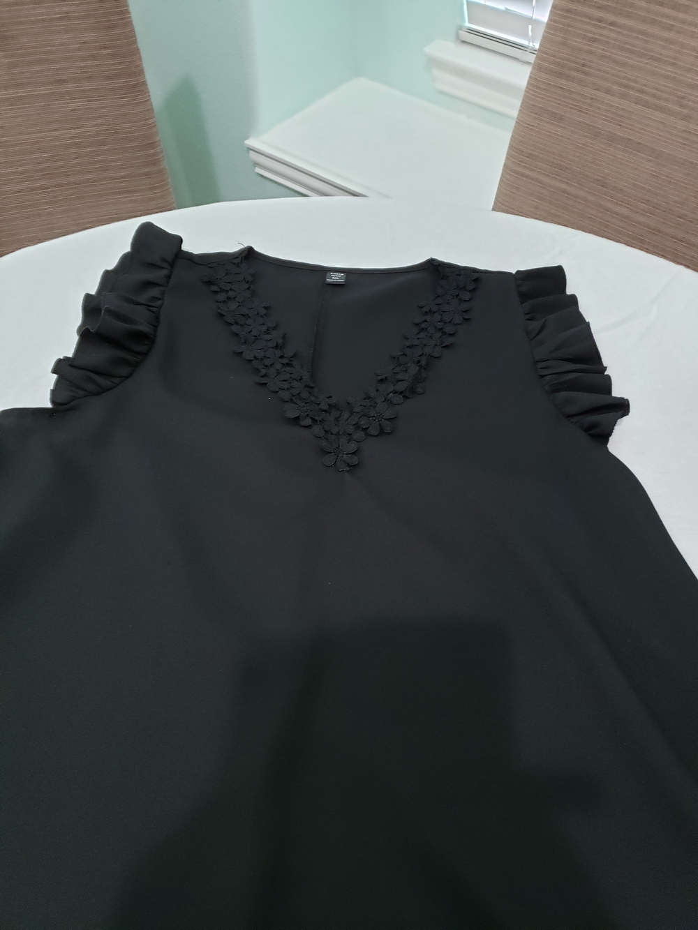 SHEIN Black Ruffle Sleeve V-Neck Dress with Floral Appliqué